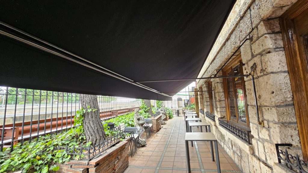 Instalación toldos en el área de servicio 103 Toltec Guadalajara-3