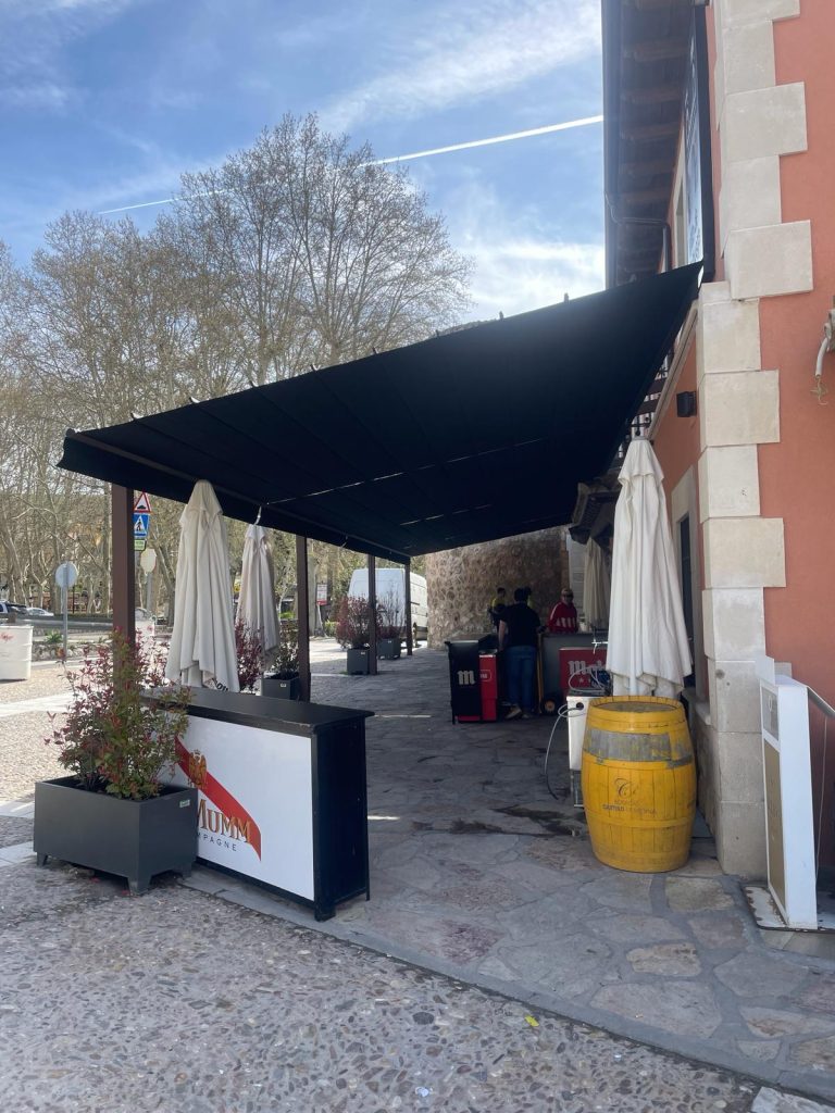 Instalación toldos Hostal Restaurante Villa de Brihuega (Brihuega, Guadalajara. Toltec Guadalajara-4