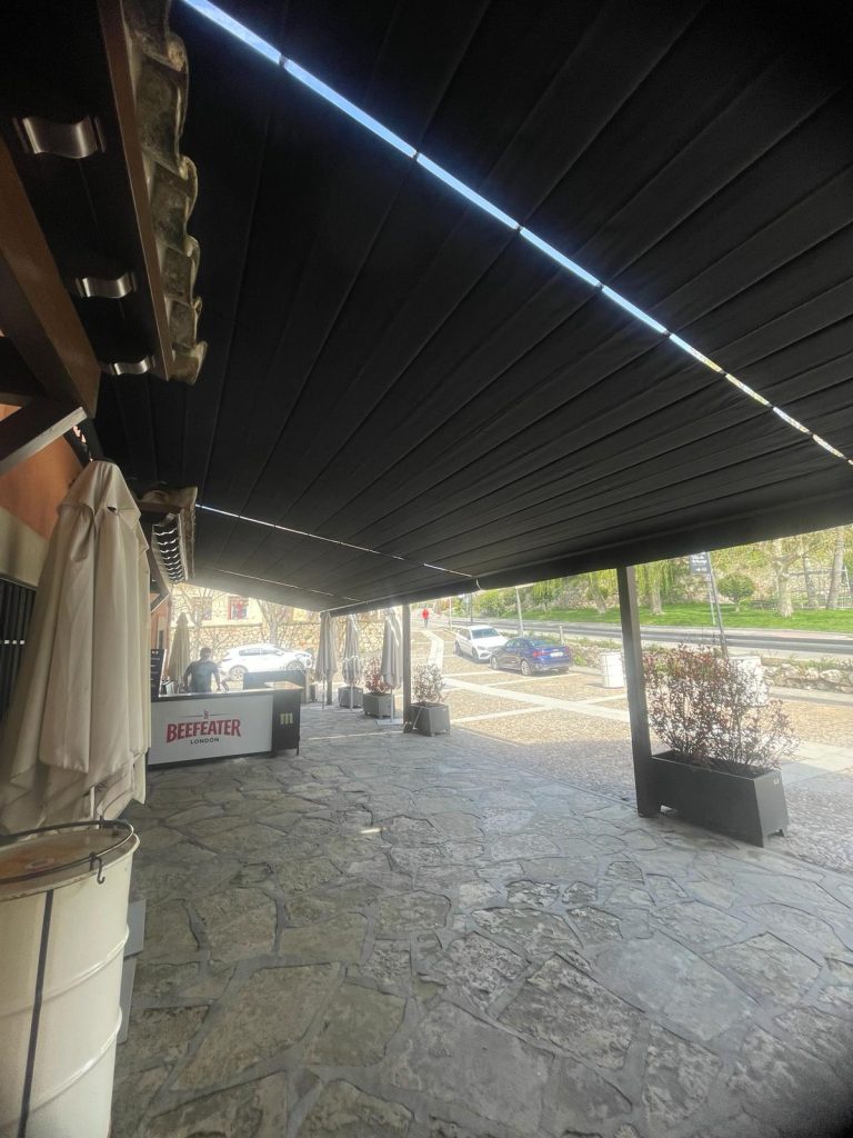 Instalación toldos Hostal Restaurante Villa de Brihuega (Brihuega, Guadalajara. Toltec Guadalajara-5