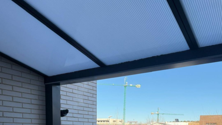 Toltec TECHO FIJO DE POLICARBONATO2