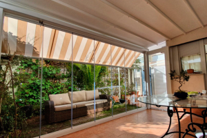 Lee más sobre el artículo Ventajas de instalar un toldo cuando el calor es sofocante